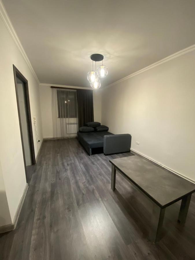 2 Cosy Apartment In Townhouse Near Airport Evn Geghanist  Eksteriør bilde