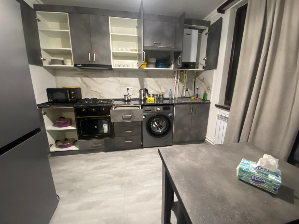 2 Cosy Apartment In Townhouse Near Airport Evn Geghanist  Eksteriør bilde